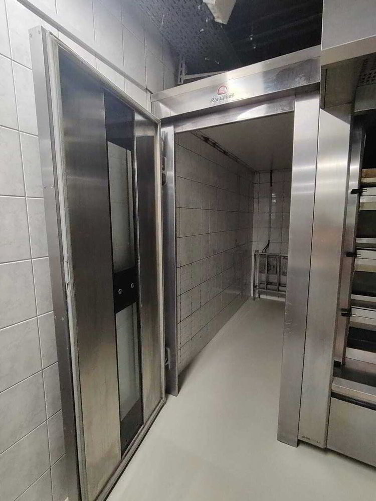 null rooms Office & Commercial to buy in Sion - image 1/13