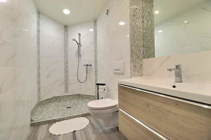3.5 Zimmer Wohnung zum verkaufen in Chernex - Bild 1/13