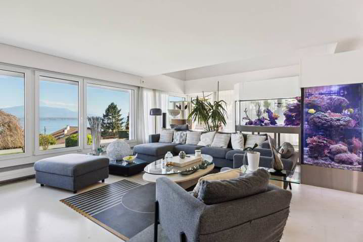 8 rooms House to buy in Crans-près-Céligny - image 1/8