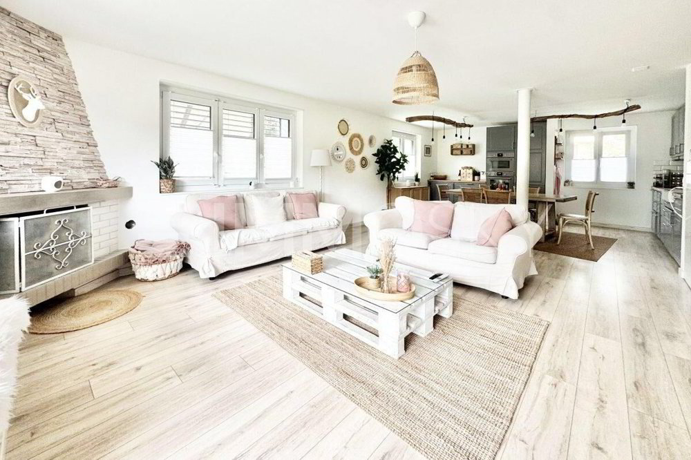 Immeuble d'habitation de 8 pièces en vente à Renan BE - 155 m²