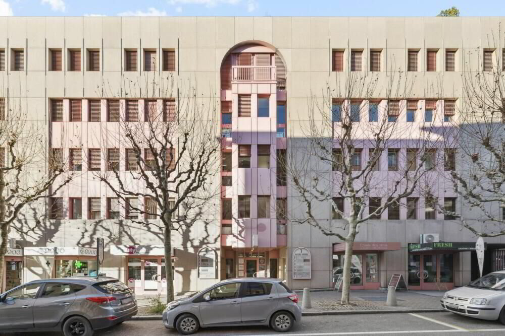 Bureau & Commerce null pièces à louer à Sion - image 1/3