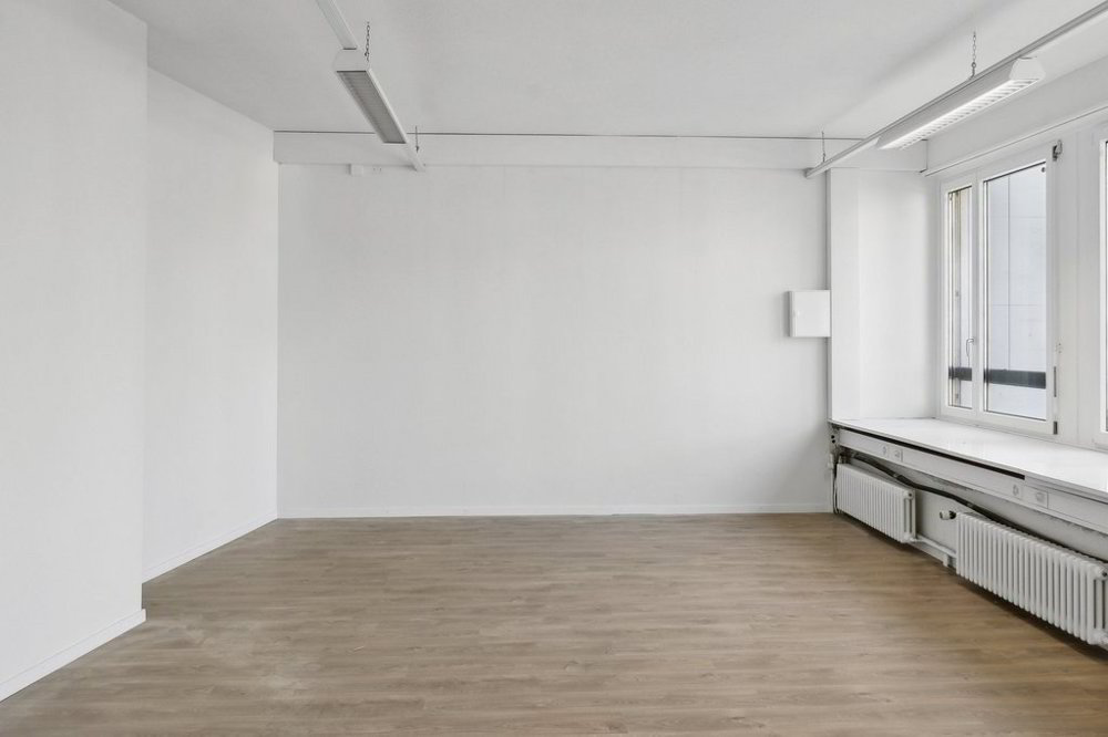 null rooms Office & Commercial for rent in Kloten - image 1/2