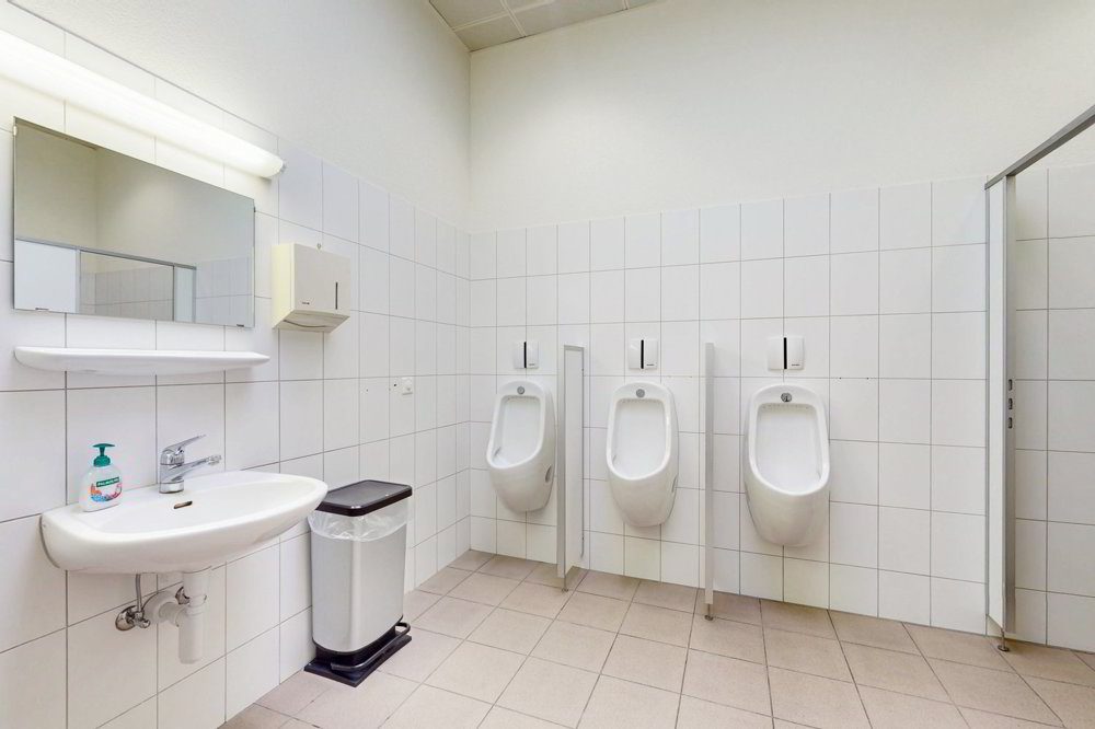 null rooms Office & Commercial for rent in Münchenbuchsee - image 1/12