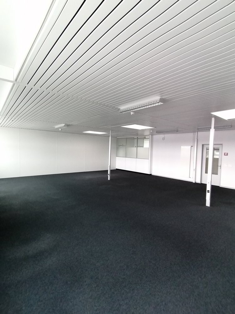 null rooms Office & Commercial for rent in Burgdorf - image 1/3