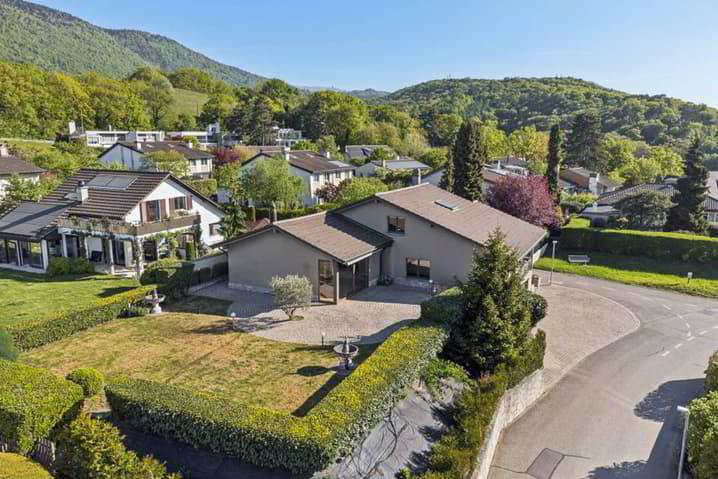 Casa di 7.5 locali in vendita a St-Blaise - immagine 1/9