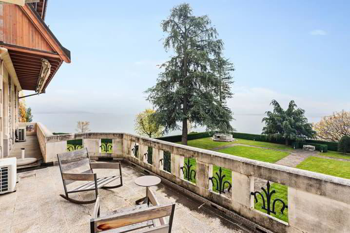 15 rooms House to buy in Pully - image 1/13
