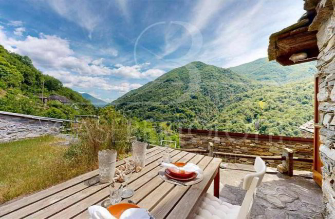 3 rooms House to buy in Intragna - image 1/1