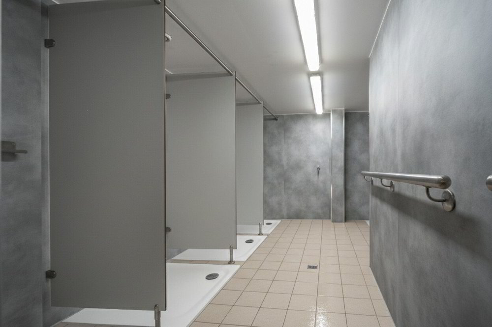 GESCHÄFTSGEBÄUDE – FITNESS + APARTMENT – EXKLUSIV - Mehr