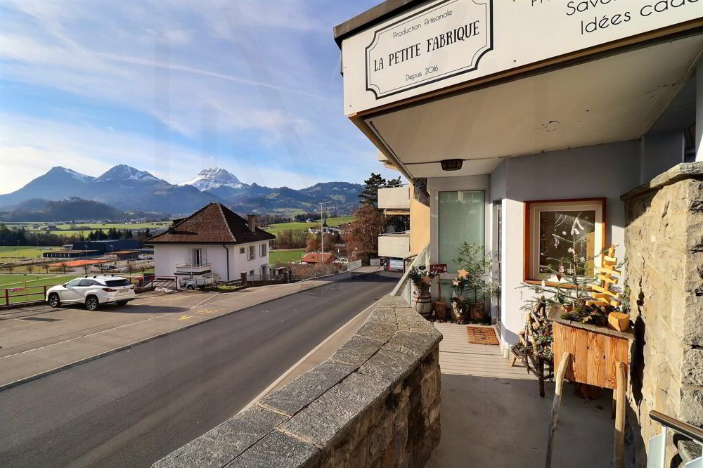 Local commercial en location à Broc - 120 m² - Ansicht 2