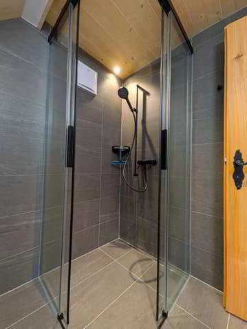 5 rooms House to buy in Binn - image 1/13