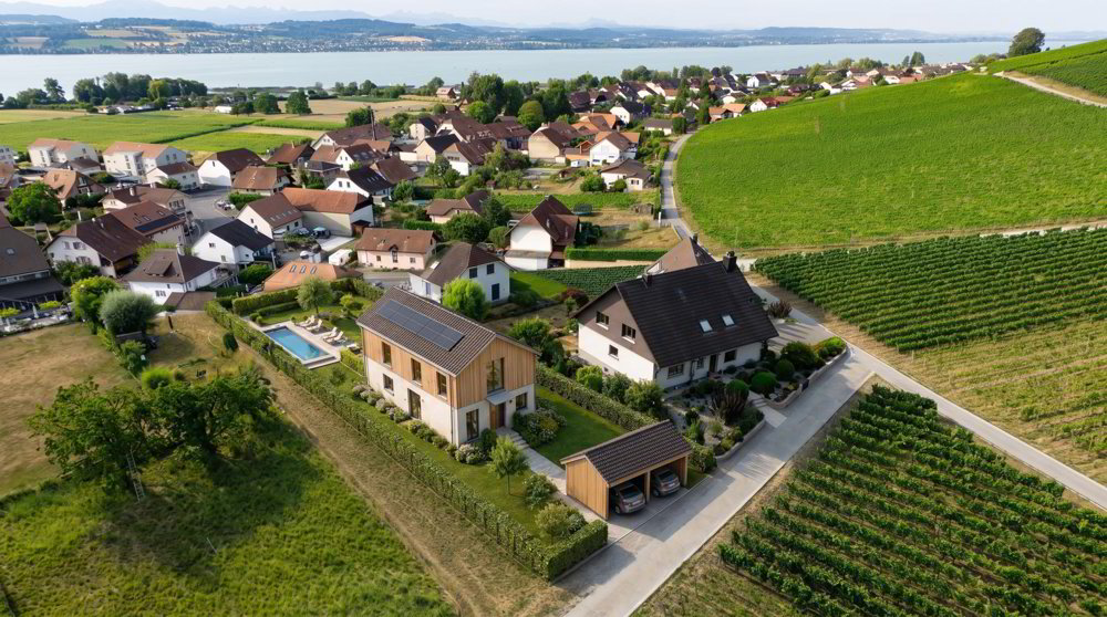 Bauland-Rarität zwischen Weinbergen, See und Broye-Kanal | Rare parcelle à bâtir entre vignobles, lac et canal de la Broye - Ansicht 2