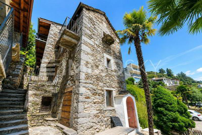 2 rooms Apartment to buy in Brissago - image 1/5
