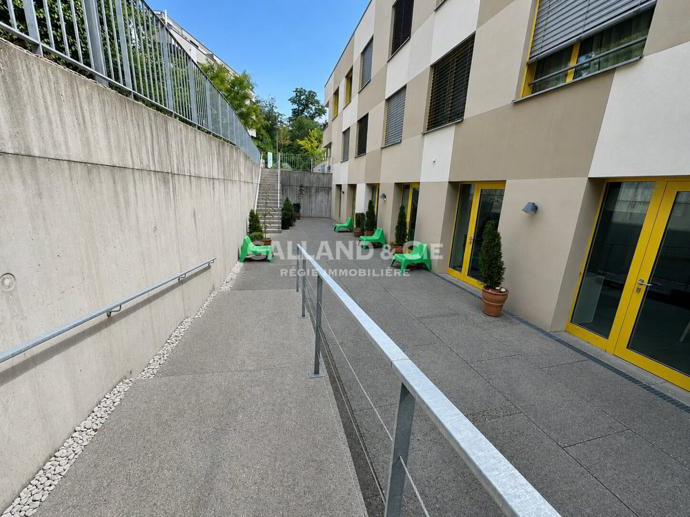 null rooms Office & Commercial to buy in Losanna - image 1/9
