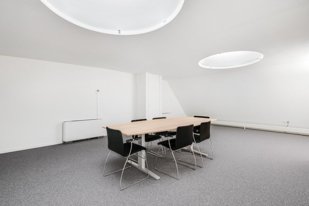 null rooms Office & Commercial for rent in Zürich - image 1/5