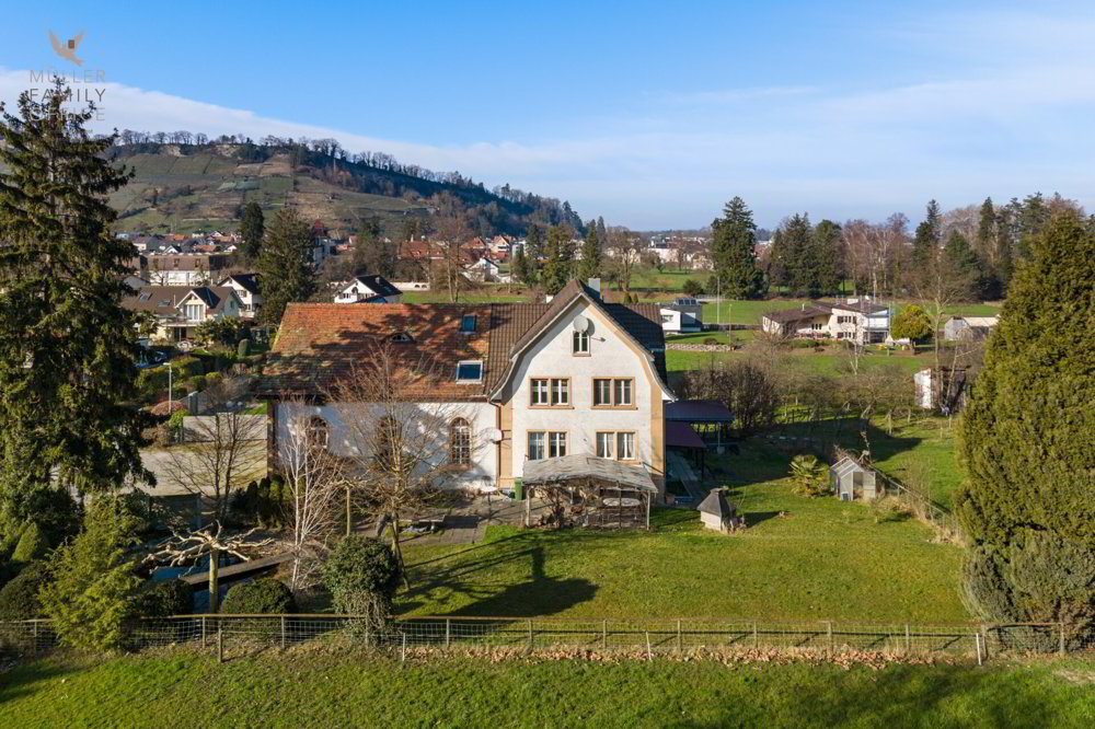 Aussergewöhnliches Einfamilienhaus (ehemaliges Kirchlein) an ruhiger Lage mit viel Entwicklungspotenzial (Mehrgenerationenhaus möglich) - Ansicht 4
