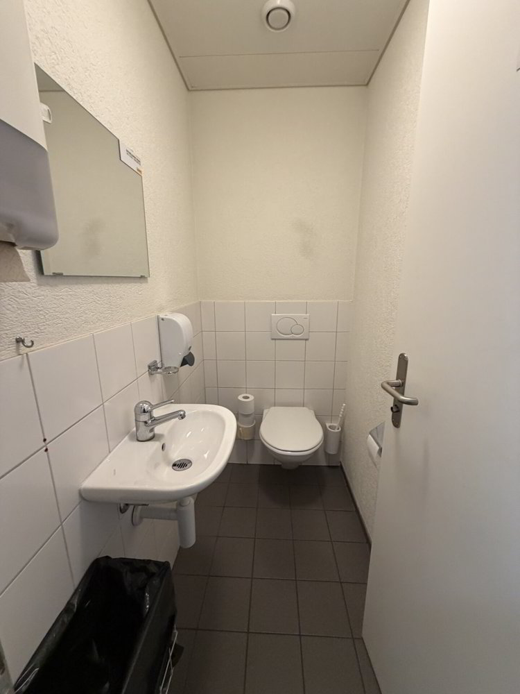 Ideal gelegene Verkaufsfläche und Büroräumlichkeiten - Ansicht 4