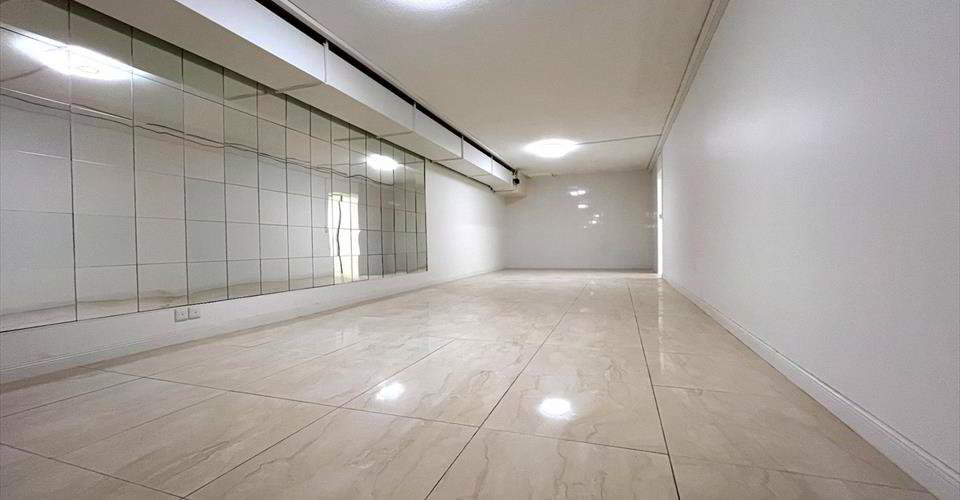 null rooms Office & Commercial for rent in Lausanne - image 1/7