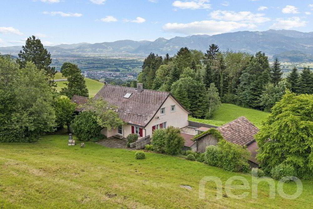 7.5 rooms House to buy in Altstätten SG - image 1/12