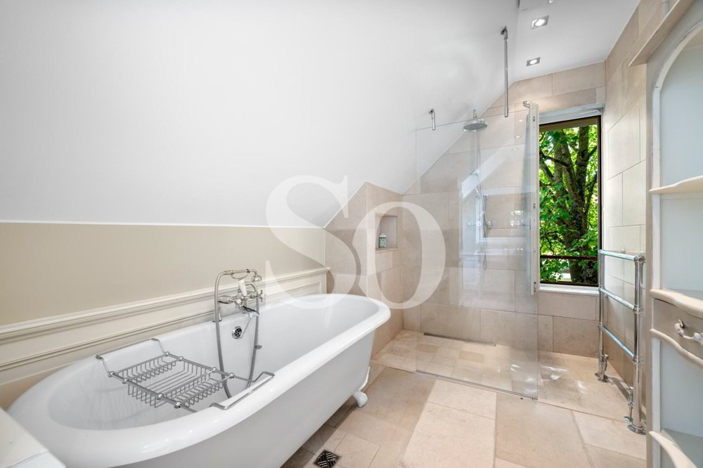 8 rooms House to buy in Founex - image 1/13