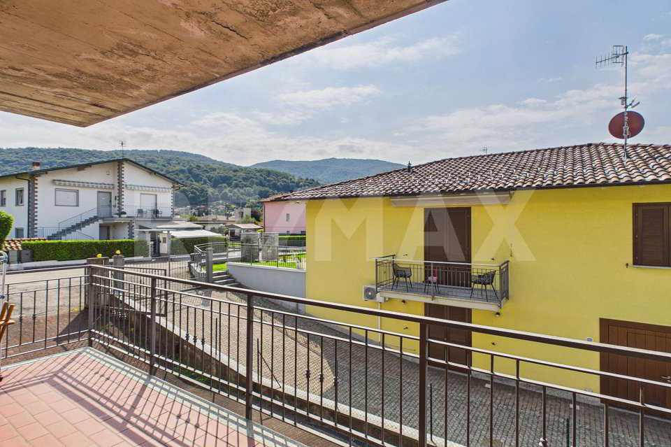Appartement 4 pièces à acheter à Ponte Tresa - image 1/13