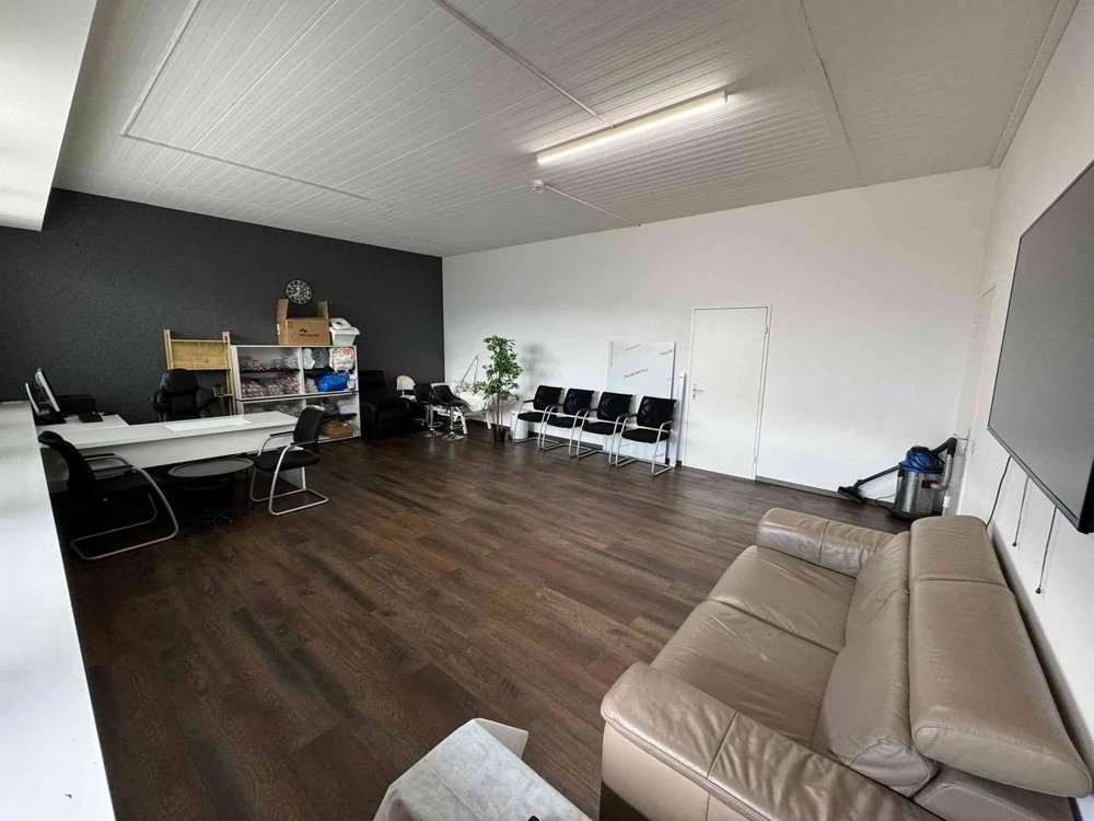 1 Zimmer Büro zu vermieten in Pratteln - Bild 1/4