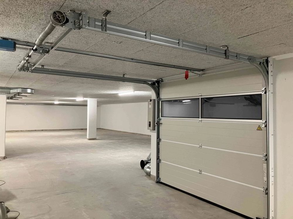 null Zimmer Parkplatz, Garage zu vermieten in Sempach Station - Bild 1/2