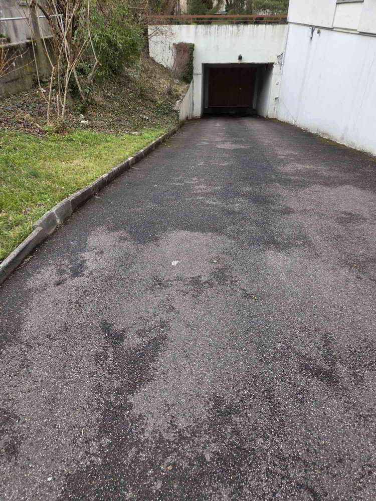 null rooms Car park, garage for rent in Reinach BL - image 1/4