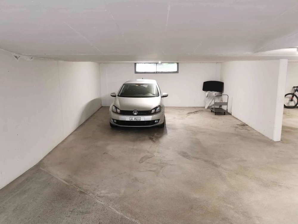 null rooms Car park, garage for rent in Lachen SZ - image 1/1