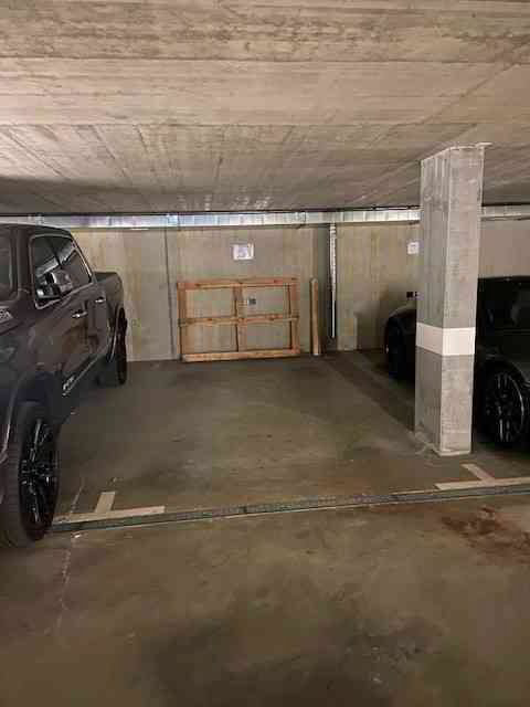 null Zimmer Parkplatz, Garage zu vermieten in Münsingen - Bild 1/1