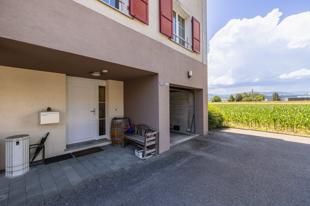 5 rooms House to buy in Chavornay - image 1/13