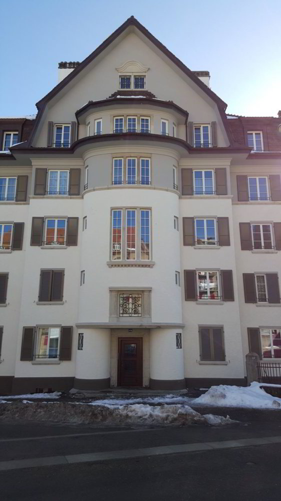 Appartement 3 pièces à louer à La Chaux-de-Fonds - image 1/6