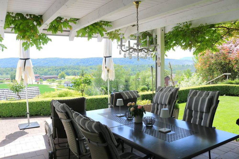 7 rooms House to buy in Hüntwangen - image 1/13