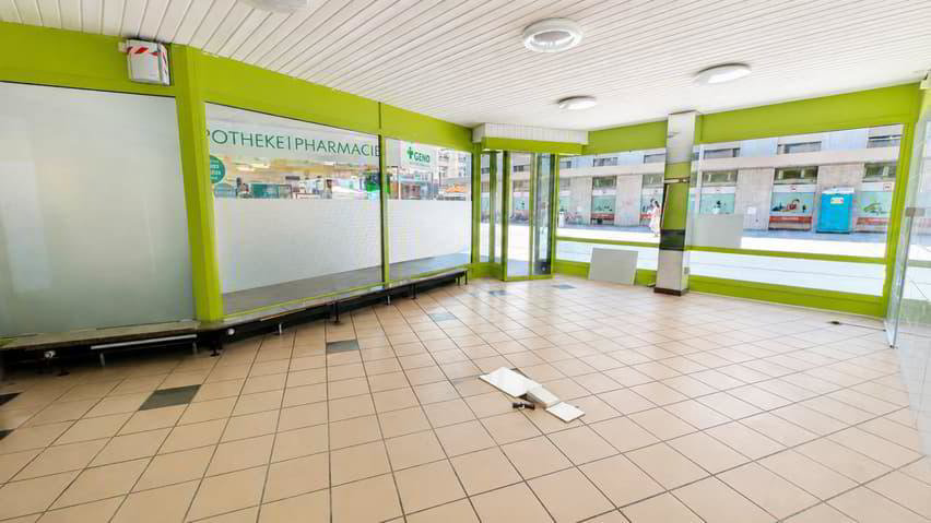 2 rooms Office & Commercial to buy in Bienne - image 1/9