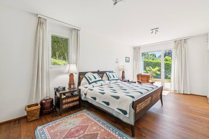 8 rooms Apartment to buy in Lutry - image 1/13