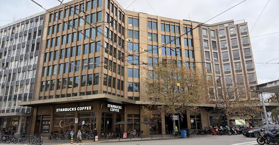 Bureau & Commerce null pièces à louer à Ginevra - image 1/9