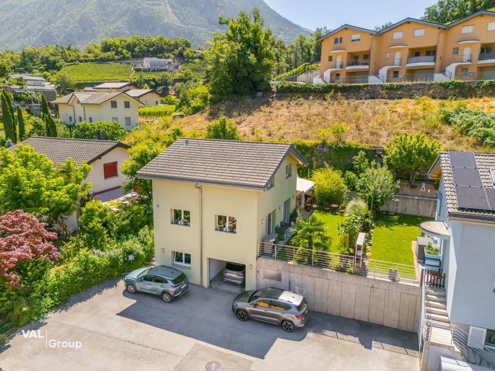 5 rooms House to buy in Sierre - image 1/13