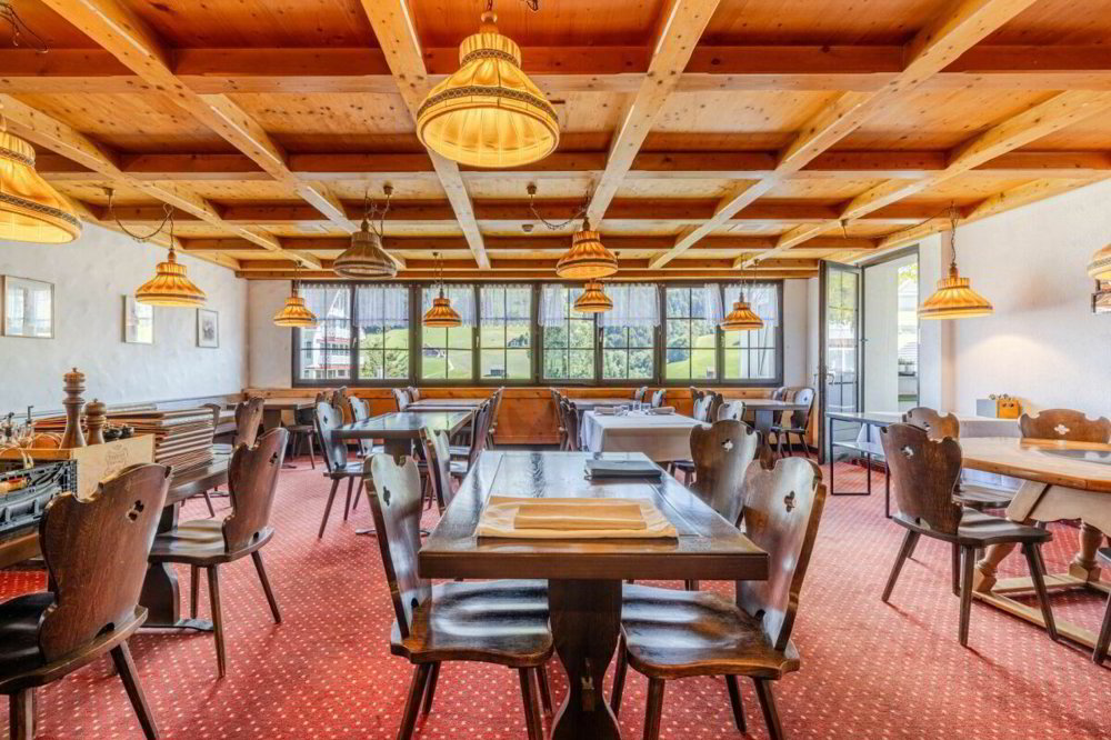 VIEL POTENZIAL AN BESTER LAGE: HOTEL TOGGENBURG MIT TRAUMAUSSICHT UND IDEALER STRUKTUR - Ansicht 5