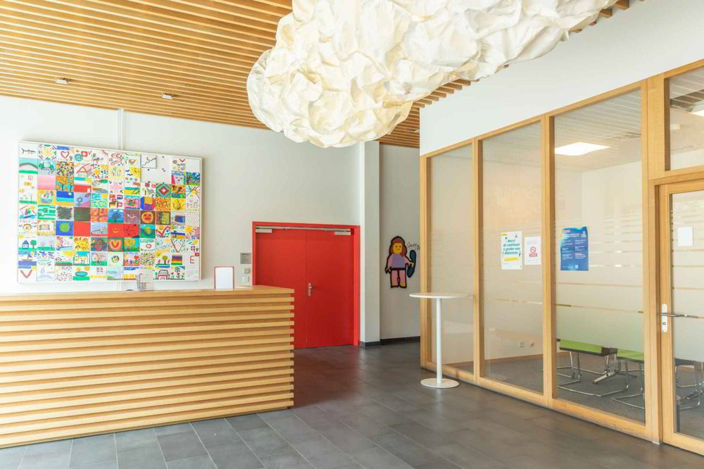 null rooms Office & Commercial for rent in Genève - image 1/7