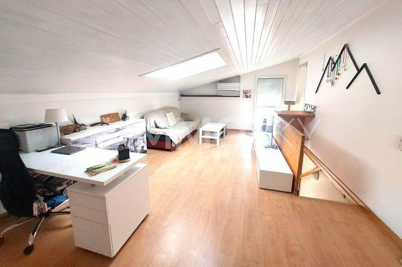 7 rooms House to buy in Camorino - image 1/5