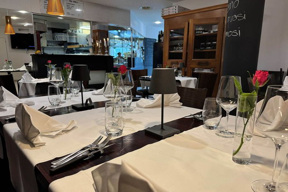 Gastrofläche mit Terrasse in Stans - sichtbare Lage mieten - Ansicht 2
