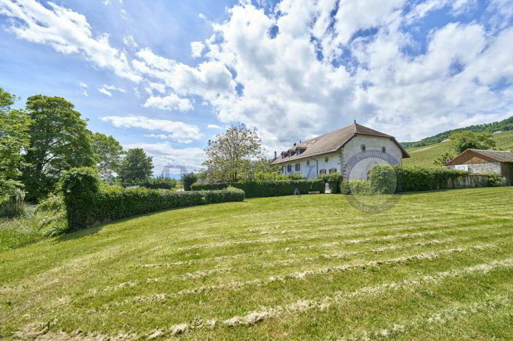 5 rooms Apartment for rent in Perroy - image 1/10