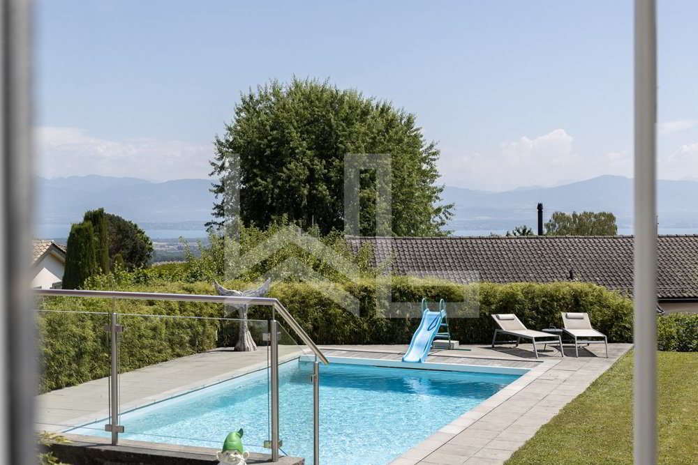 6 rooms House to buy in Givrins - image 1/9