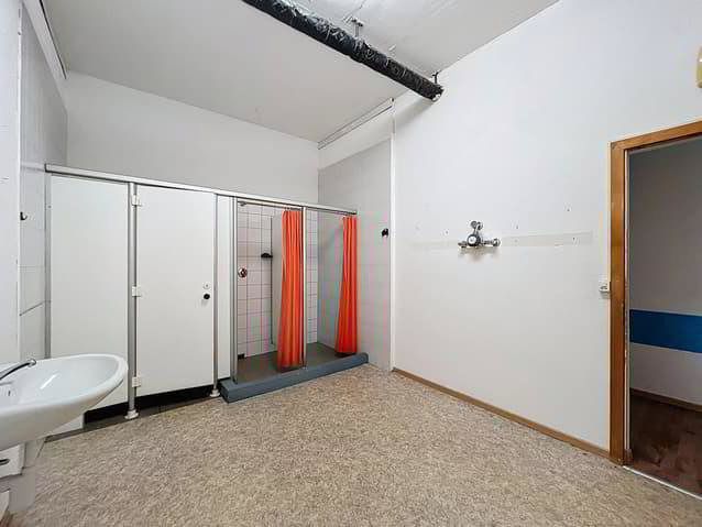 null rooms Office & Commercial to buy in Sierre - image 1/12