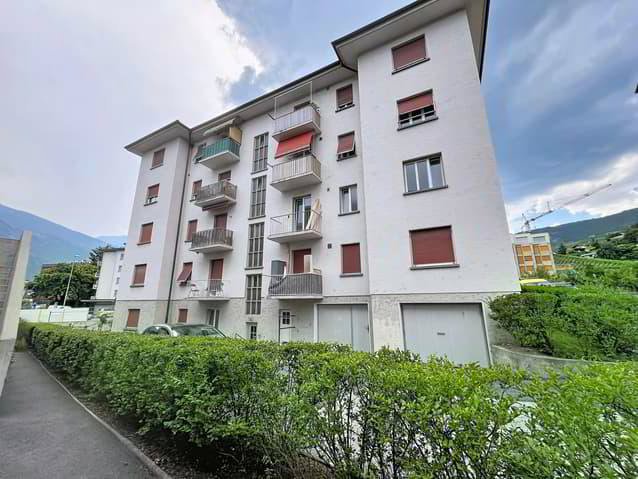 2 rooms Apartment to buy in Sierre - image 1/13