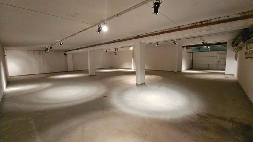null rooms Office & Commercial to buy in Gland - image 1/6