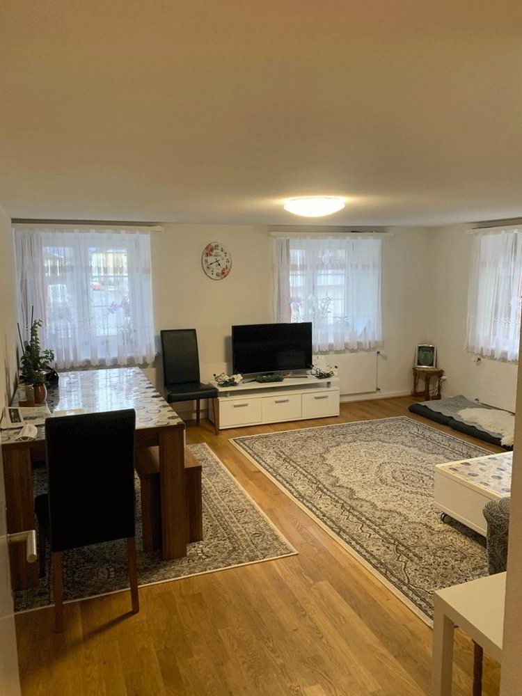 2 rooms Apartment for rent in Ennenda - image 1/9