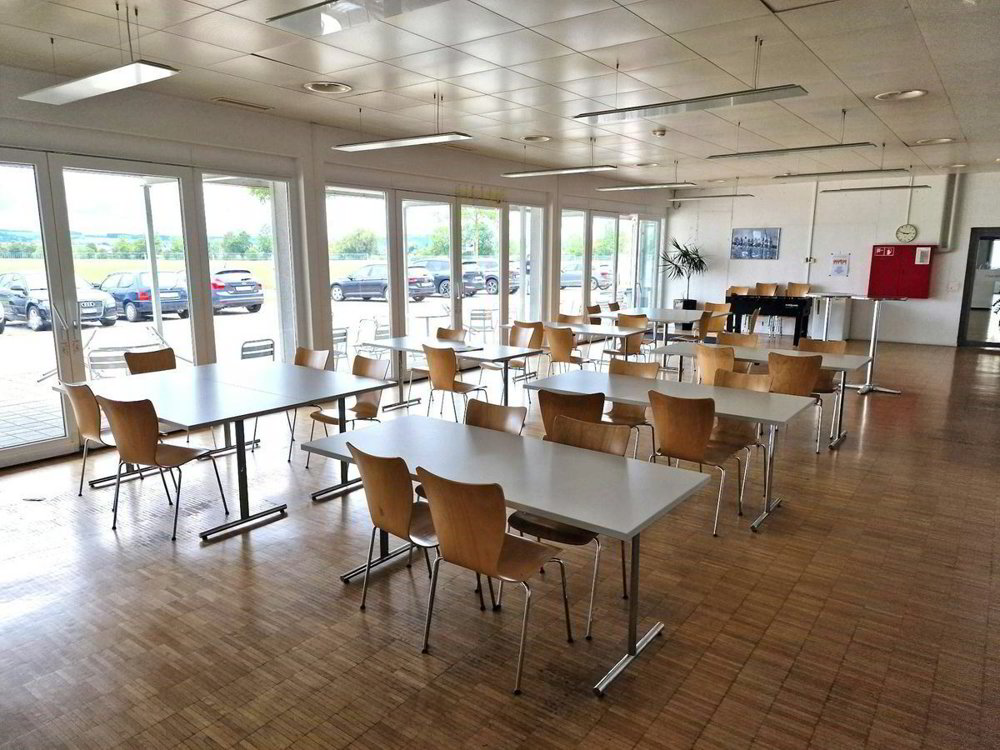 Local commercial en location à Grenchen - 1 500 m² - Mehr