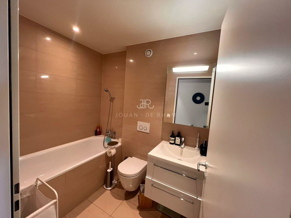 Appartement 4 pièces à louer à Cologny - image 1/8