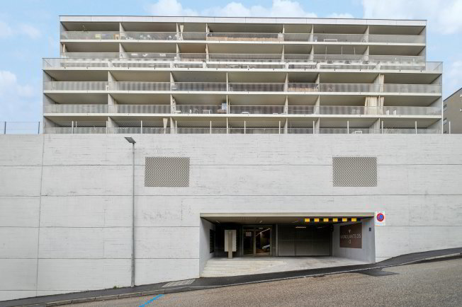 null rooms Car park, garage for rent in Neuenburg - image 1/1