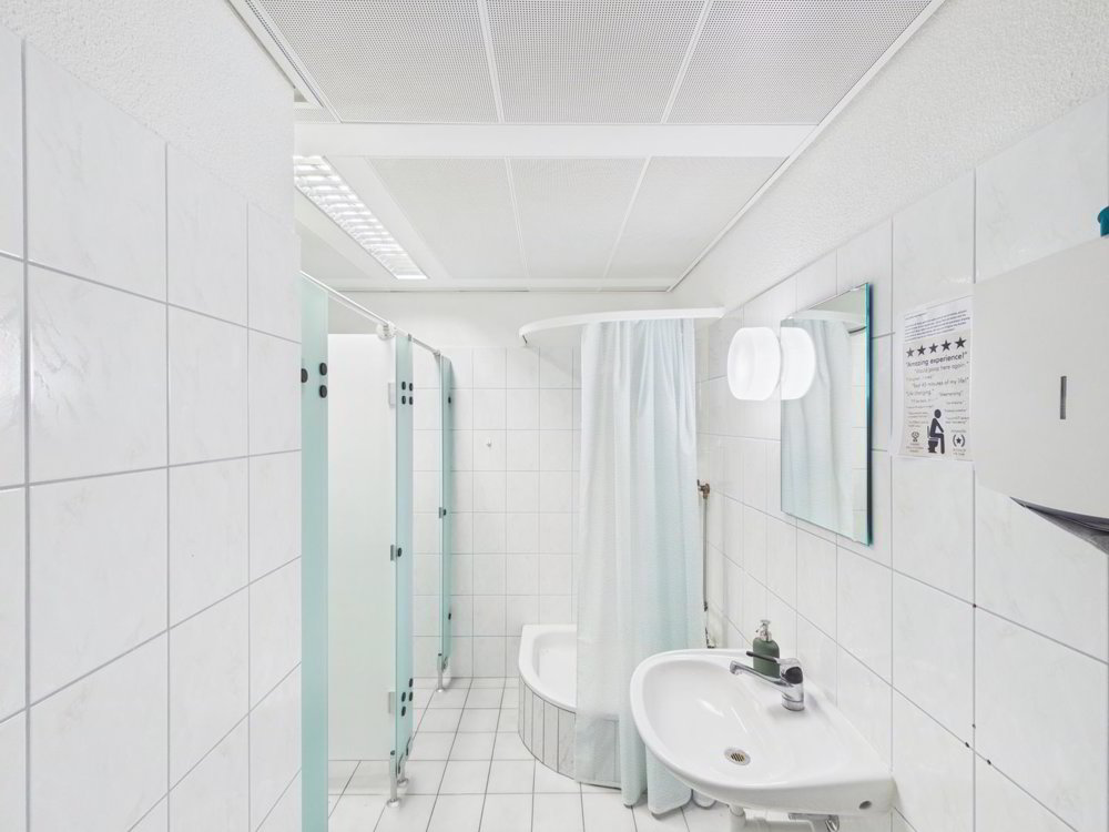 6 rooms Office & Commercial for rent in Baar - image 1/13